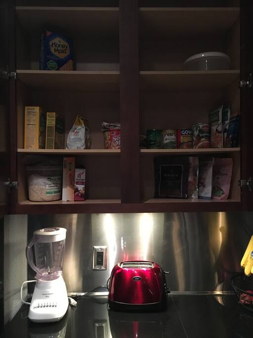 Blender and toaster