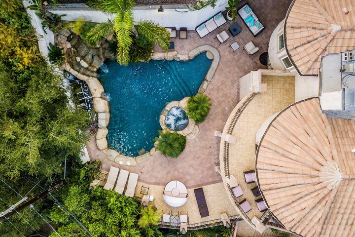 Beverly Hills Mansion w/ Pool Spa Sport Court gallery image 4