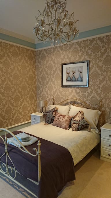double bedroom with en-suite