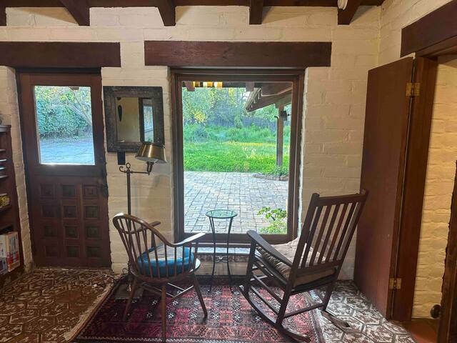 Stanford Farmhouse Sanctuary gallery image 4