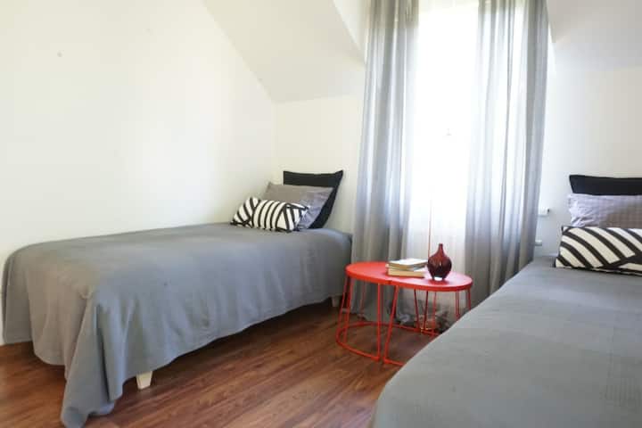 Twin bedroom (can be transformed to double)