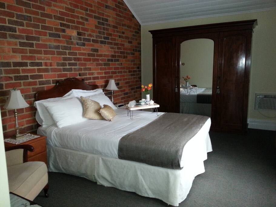 Queen Anne Room B&B