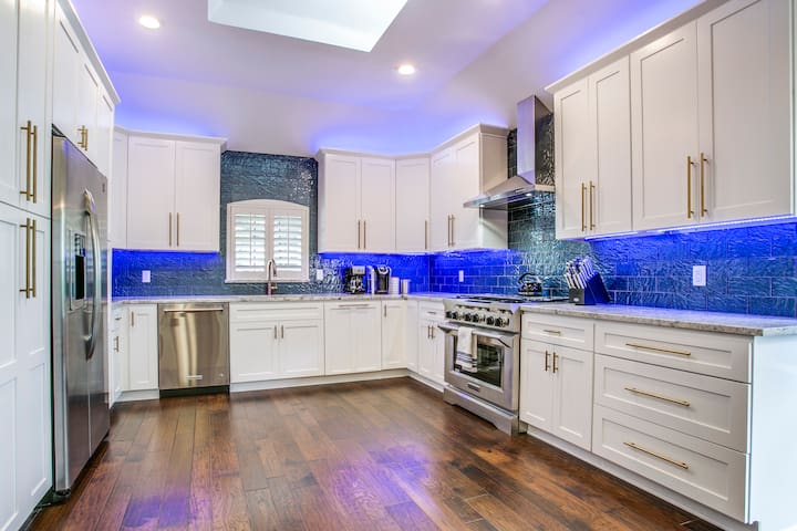 High Demand Private VIP with Heated Pool and Spa! gallery image 4