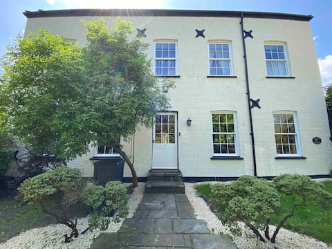 Popular Airbnb listing: The Old Granary in South Norfolk