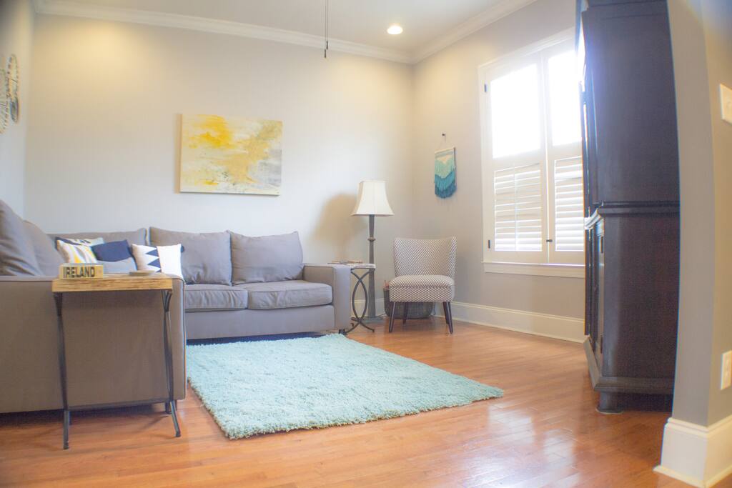 Relax on the comfy sectional couch after a day of Nashville fun. 42" HDTV and blu-ray in armoire