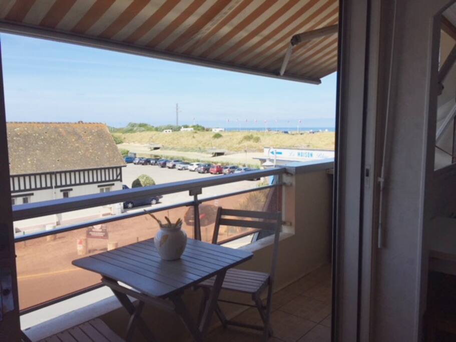 VUE MER DE LA SALLE A MANGER