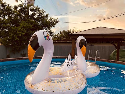 Hot-Tub/Pool Pad Near French Quarter!