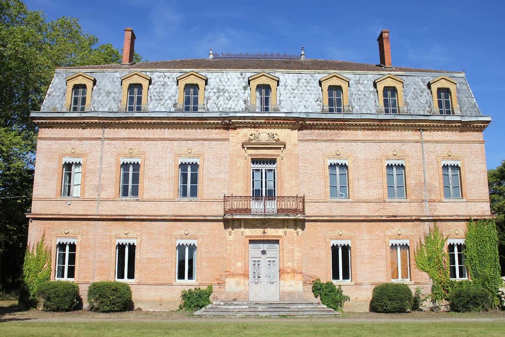 Chateau JAC : Front