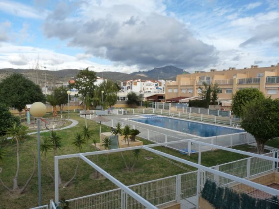 Swimmingpool in the commonarea, 20m from our garden.