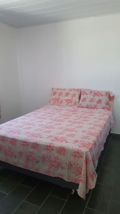 Cama do quarto.