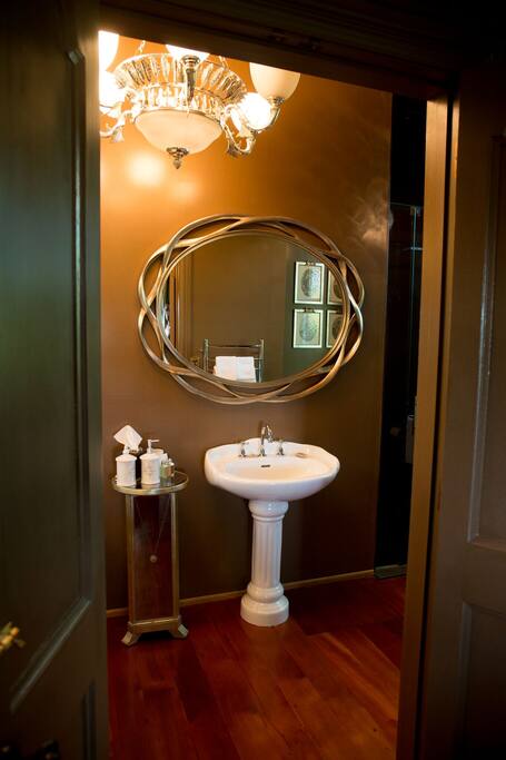 Ensuite Basin