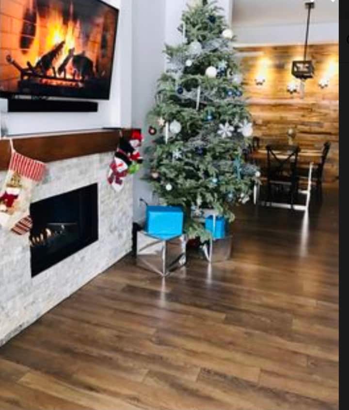 3-level Home W/sauna, Fireplace, Outdoor Kitchen - Surrey
