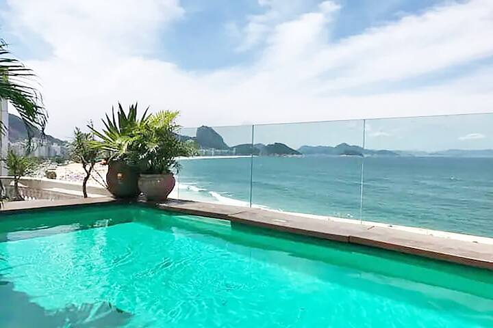 Penthouse with private pool and sea view gallery image 4