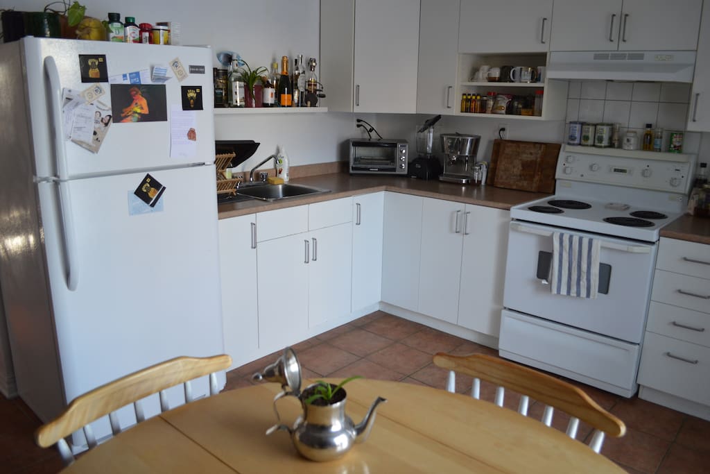 Cuisine spacieuse avec tout le nécessaire