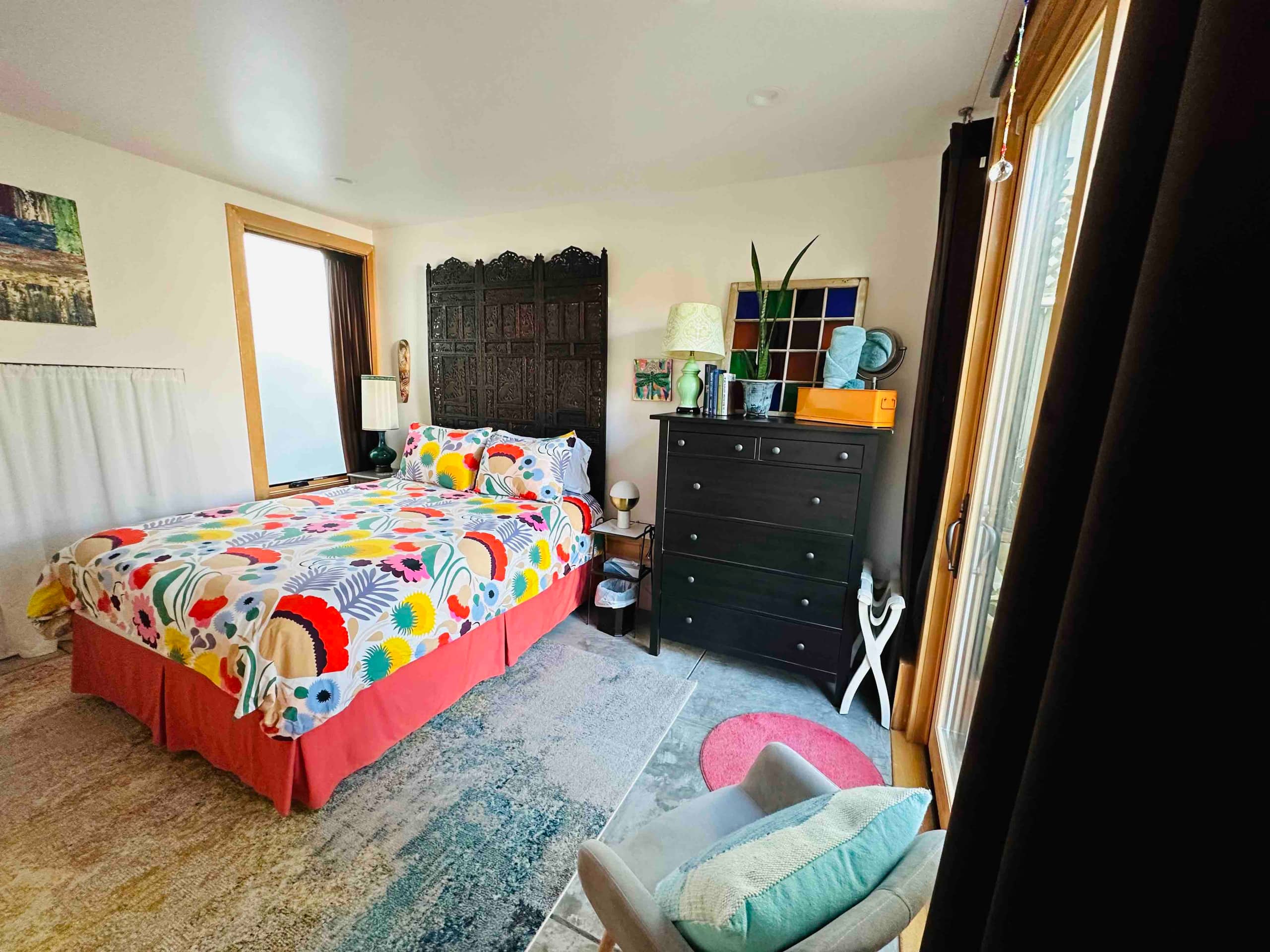 Entire one-bedroom apartment in the Cow House - Image 6