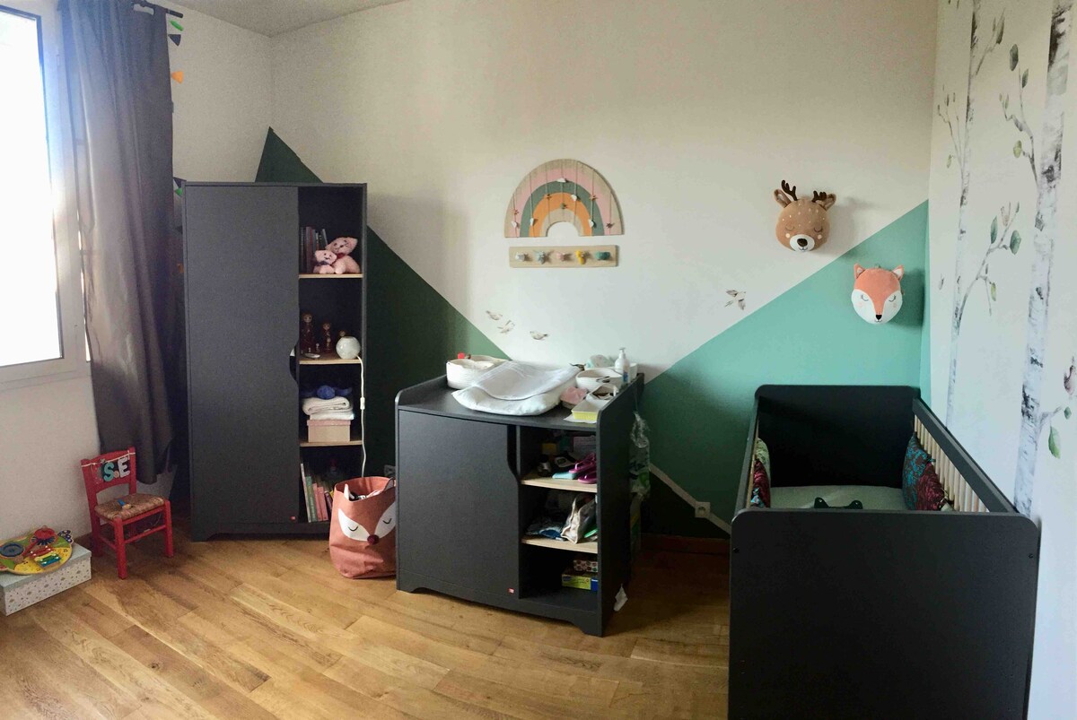 קומה 2 חדר שינה 3
רהיטים ומשחקים לתינוקות