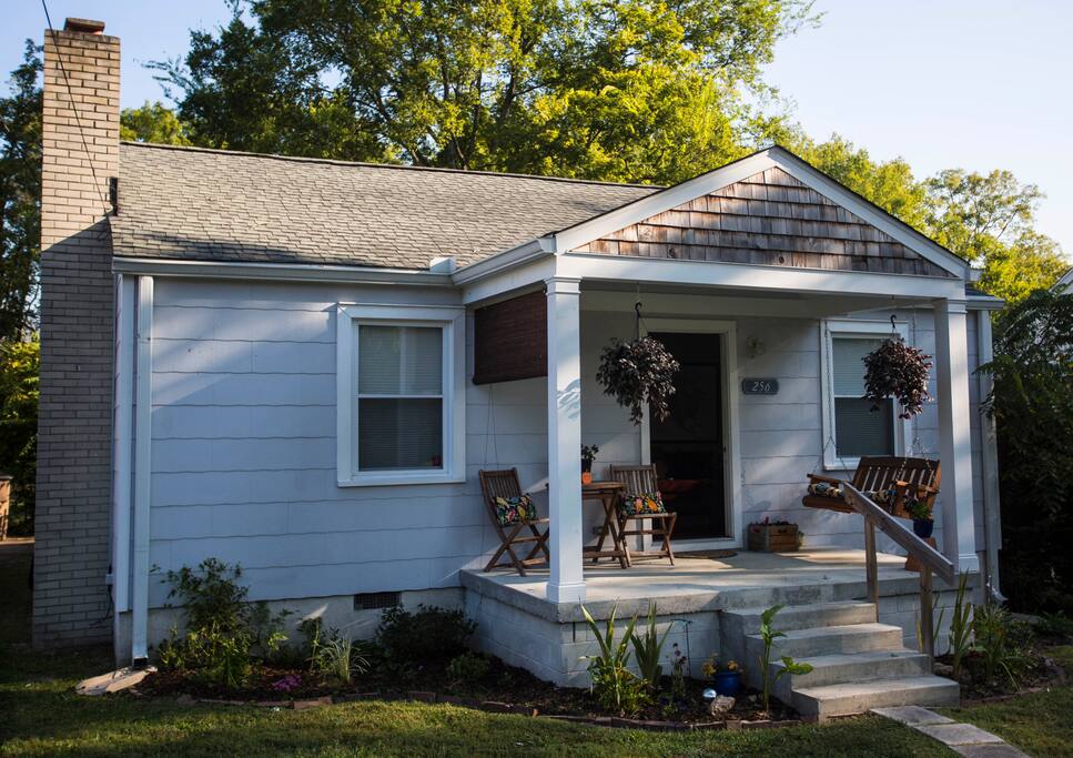 Sunshine Cottage Front Porch
