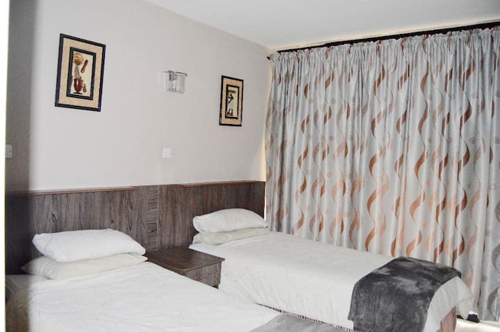 双人床可以合二为一，形成特大号双人床