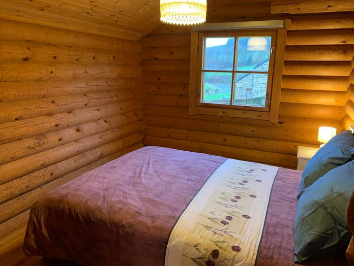 Chambre 2 avec lit double (140 cm)