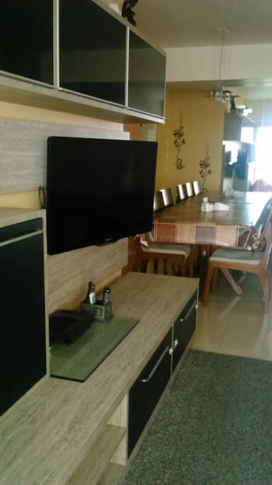 Sala com TV a Cabo