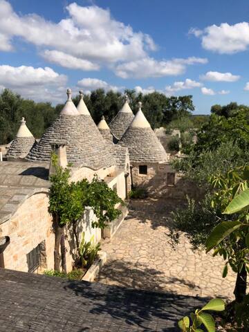Affascinate trullo con piscina gallery image 3