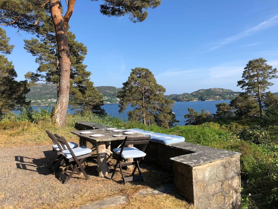 Uteplass med utsikt fjorden
