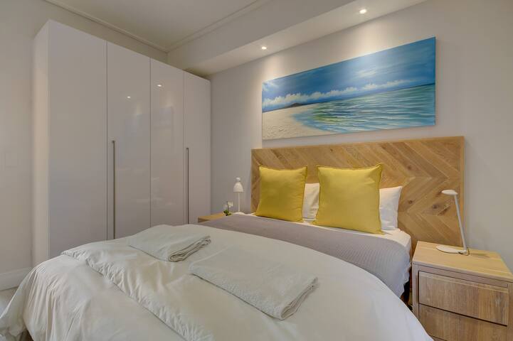 UniqueStay Paardevlei Square 4 gallery image 5