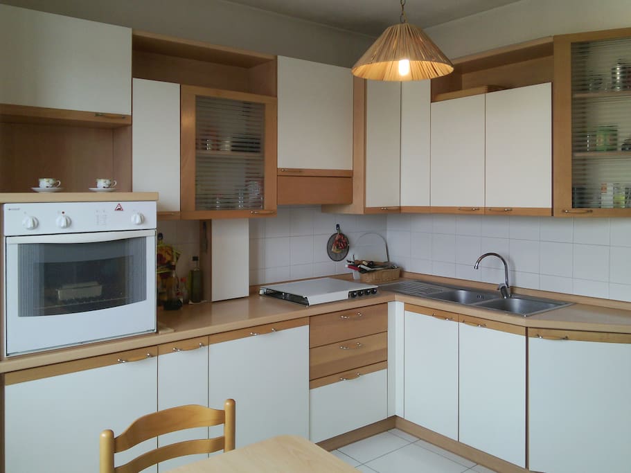 Fully fitted kitchen