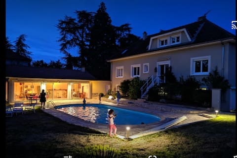 House 240 + 65 m2, pool, spa, sauna, gym