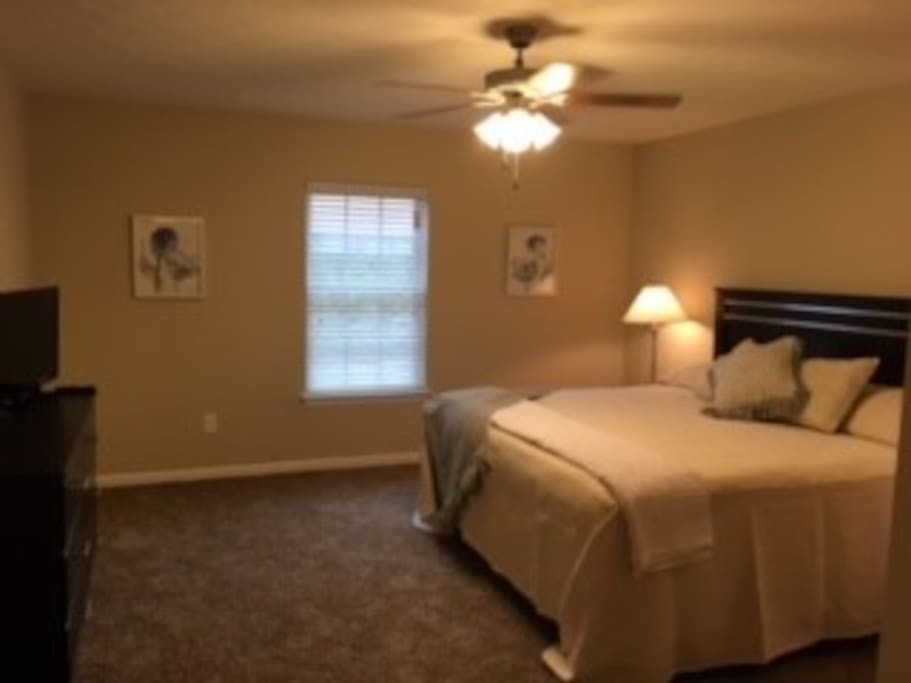 Master Bedroom, King Bed with TV