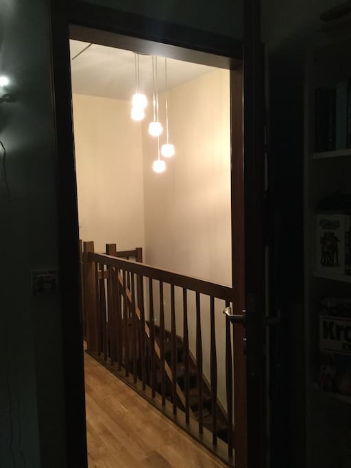 The bedroom we are renting is on the second floor, under the roof next to the bedroom of the host and to the one of her daughter’s.