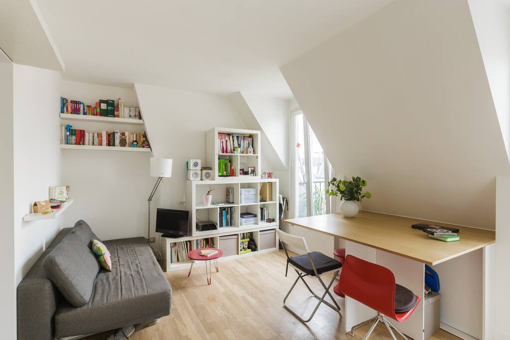 Tipica casa sui tetti di Parigi