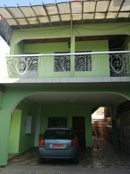 vue de face de la maison