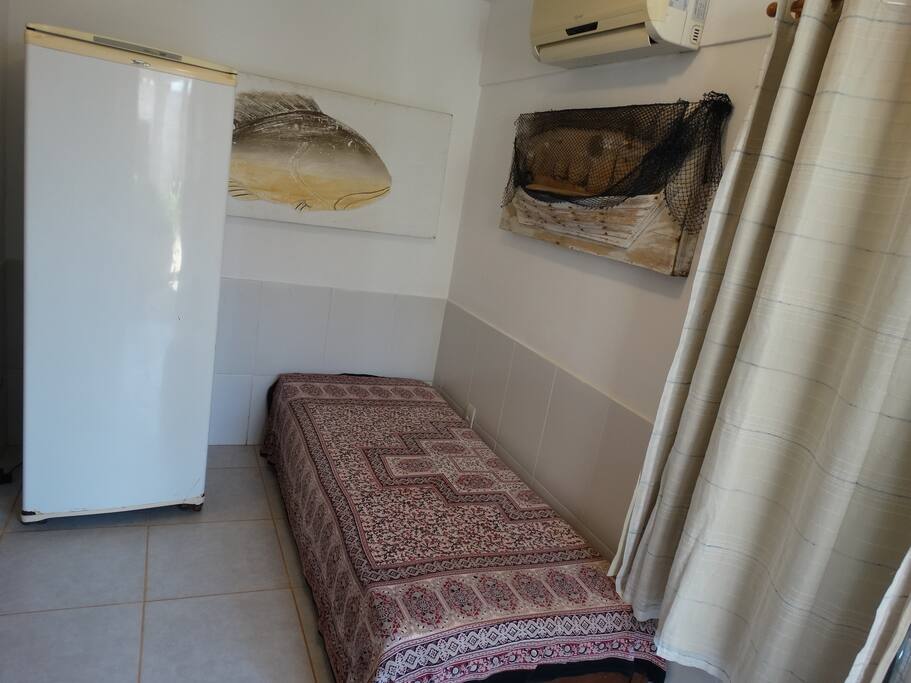 Cama extra e geladeira