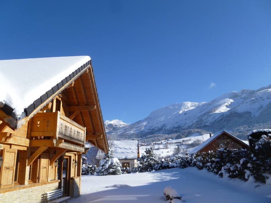 avec une vue sur les montagnes
