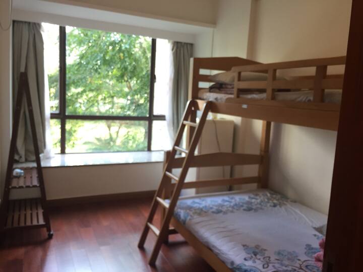 儿童房，高低床，下1.2米，上1米