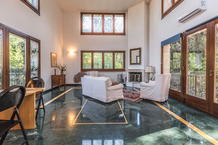 Appartamento con giardino e vista sulla città