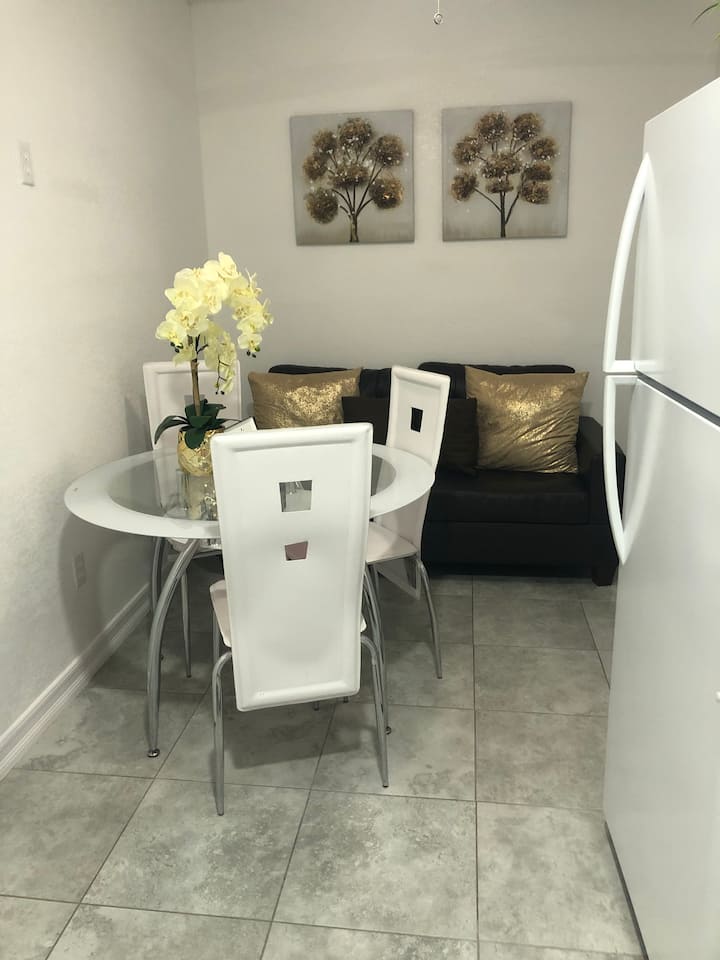 Beautiful Suite With Free Parking Space And Wifi - Las Vegas, NV