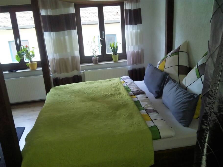 gemütliches Himmelbett 180 x 200 m