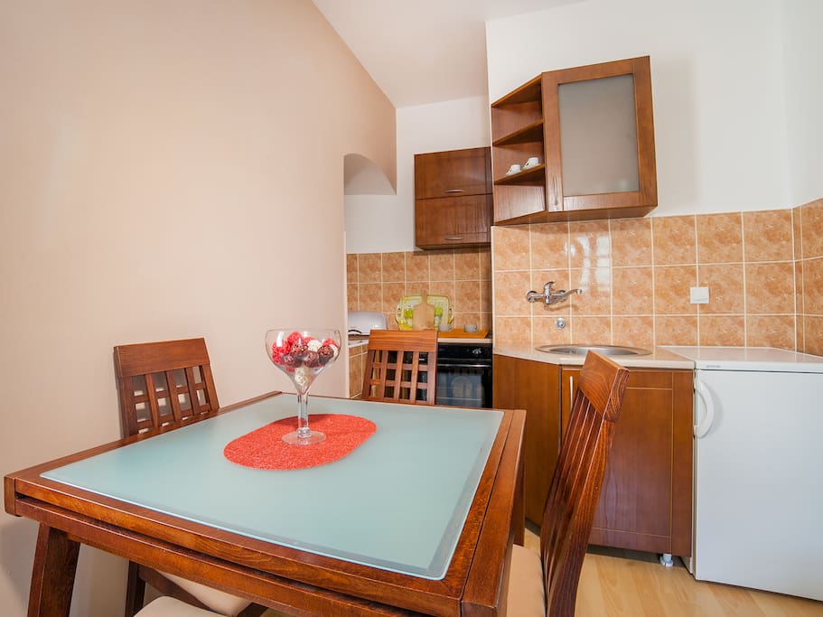 Kitchen and dining table