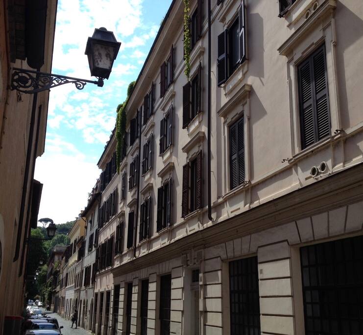 Via Dei Riari ingresso