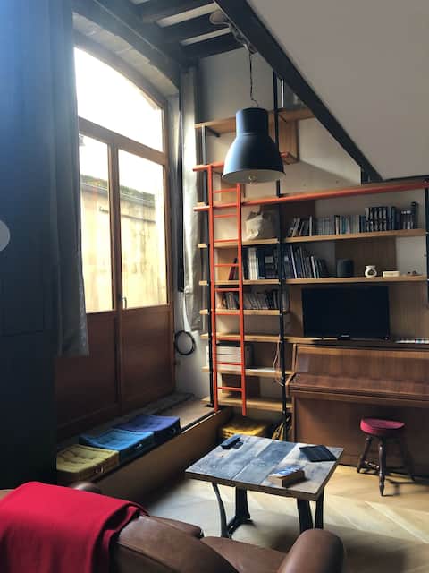 Annonce Airbnb populaire: Cozy design loft on courtyard - Place Carnot à Lyon 2e Arrondissement