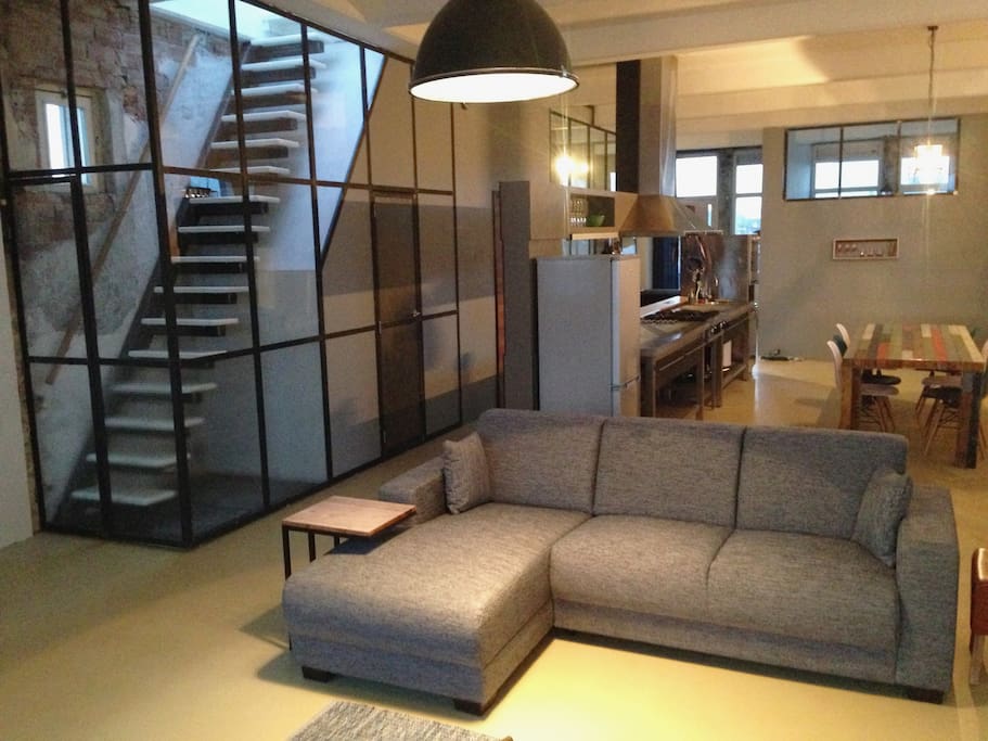 The glas walls make this apartment very light!