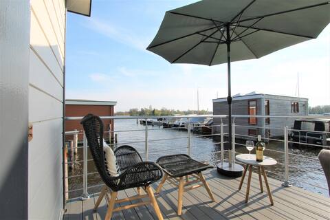 Houseboat + Sauna, Whirlpool, Fitness near A'dam