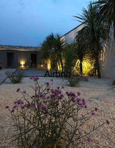 Luxury Architect Villa, Pool, Beach Walking Tour