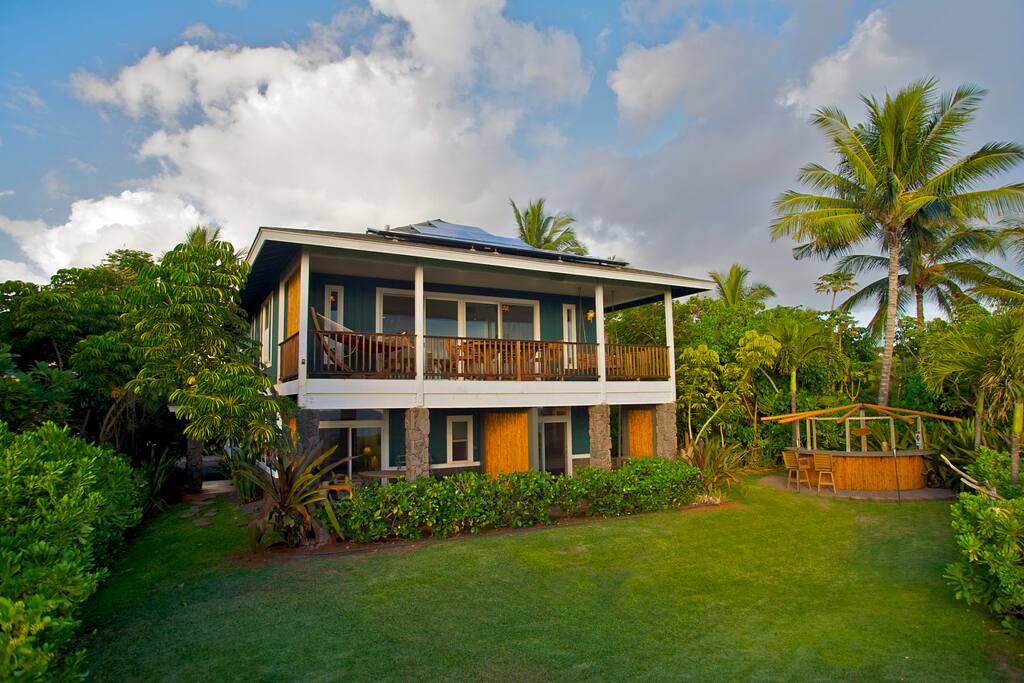 Large Lanai's with Lava and Bamboo accents for a rich experience