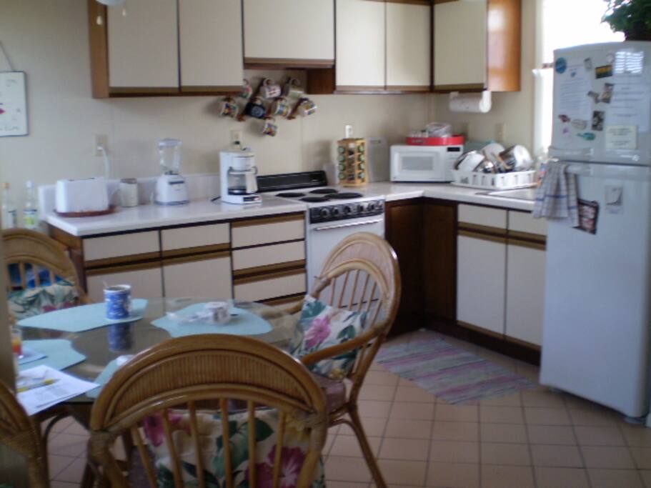 Fully equipped kitchen.