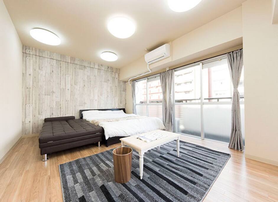 Bright room with the wide windows!