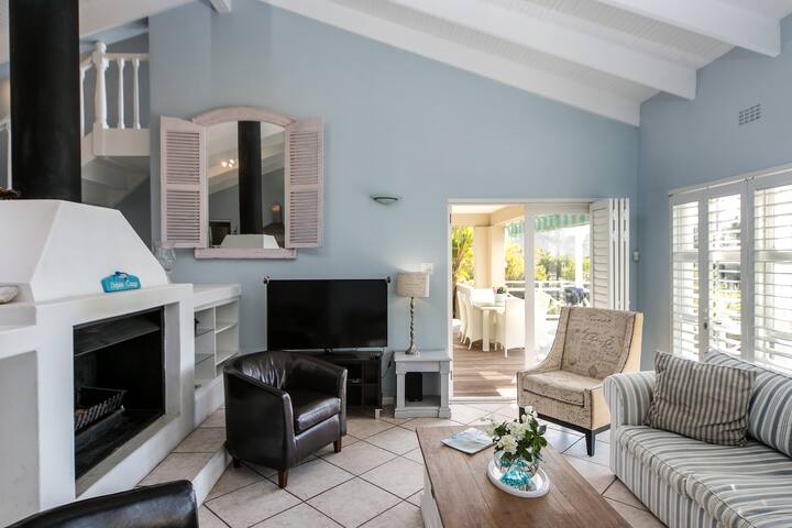 Dolphin Cottage in Simons Town gallery image 3