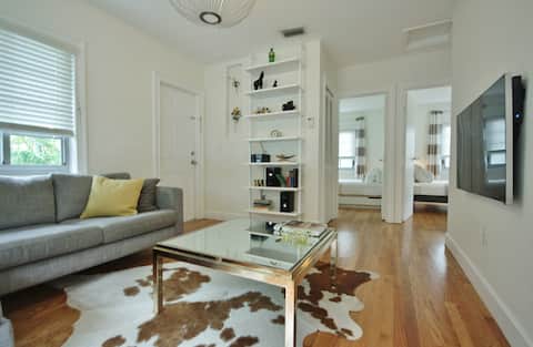 Popular Airbnb listing: Historic Garden Villa in Palm Grove